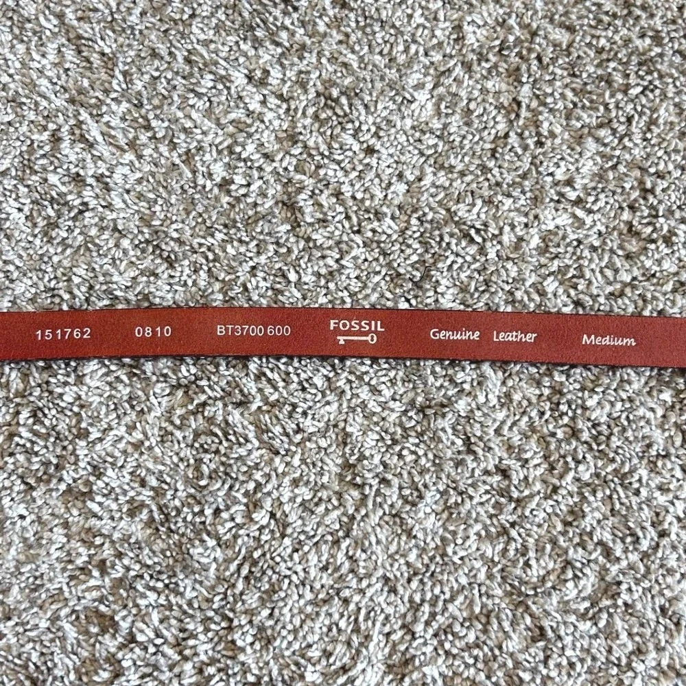 Fossil skinny belt